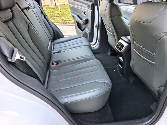 BYD Song L DM-i — Фото автомобиля 7