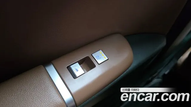 Hyundai Grandeur Grandeur (GN7) 2.5 Бензин 2WD — Фото автомобиля 19