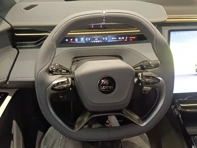 Lotus Eletre — Фото автомобиля 10