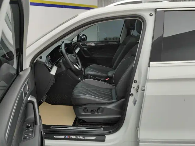 Volkswagen Tiguan L — Фото автомобиля 9