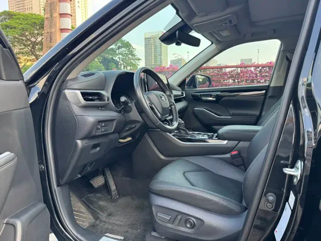 Toyota Highlander — Фото автомобиля 21