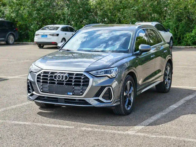 Фотография автомобиля — Audi Q3