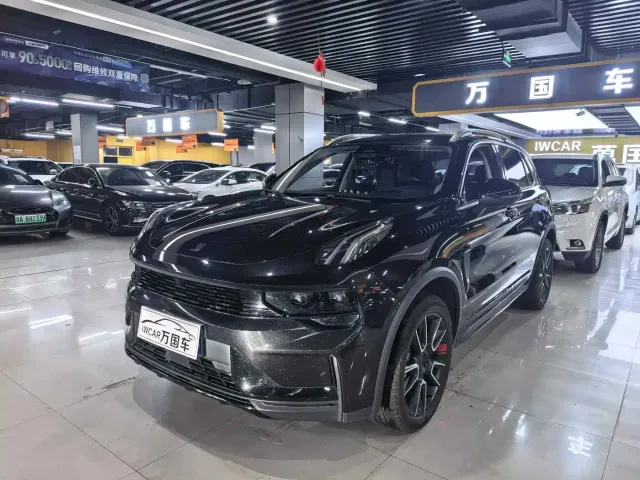 Lynk & Co 01 — Фото автомобиля 2