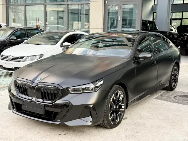 BMW 5 Series — Фото автомобиля 2