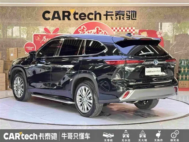 Toyota Highlander — Фото автомобиля 6