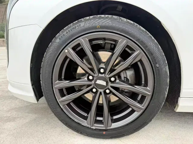 Cadillac CT4 — Фото автомобиля 12