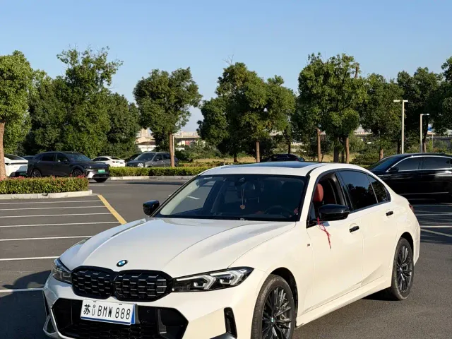 Фотография автомобиля — BMW 3 Series