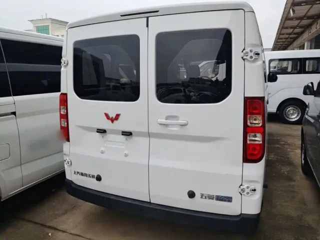 Wuling Yangguang — Фото автомобиля 5