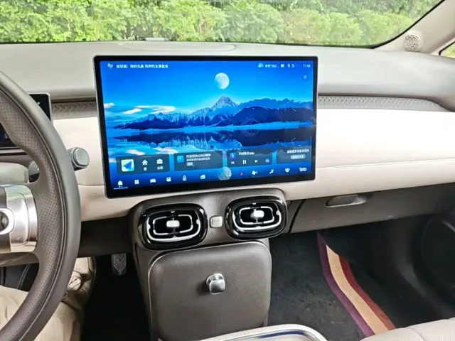 GAC Aion UT — Фото автомобиля 12