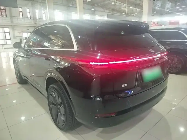 Li Auto L7 — Фото автомобиля 4