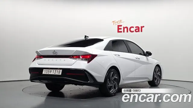 Hyundai Avante CN7 — Фото автомобиля 2