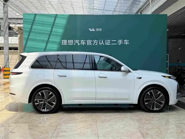 Li Auto L9 — Фото автомобиля 3
