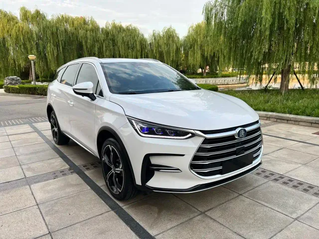 BYD Tang — Фото автомобиля 2