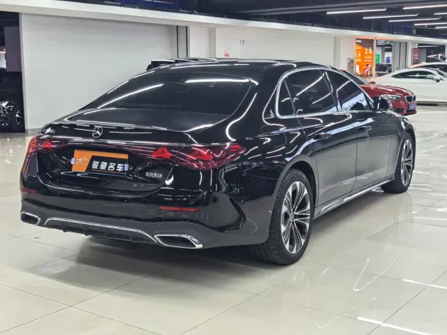 Mercedes-Benz E-Class — Фото автомобиля 21