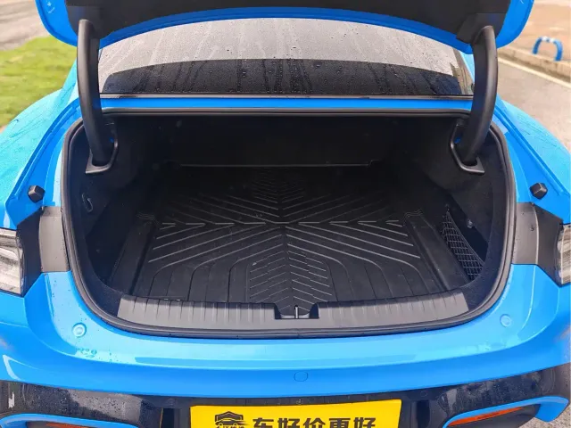 Xiaomi SU7 — Фото автомобиля 26