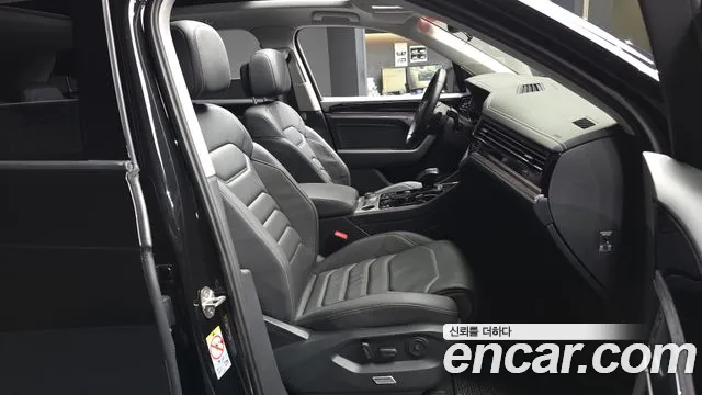 Volkswagen Touareg Touareg 3 поколение 3.0 TDI Premium — Фото автомобиля 11