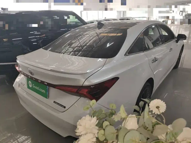 Toyota Avalon — Фото автомобиля 6