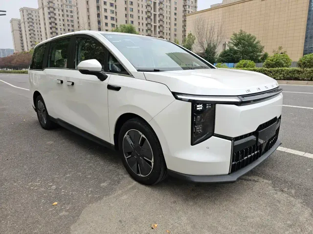 Maxus Dajia 7 — Фото автомобиля 3