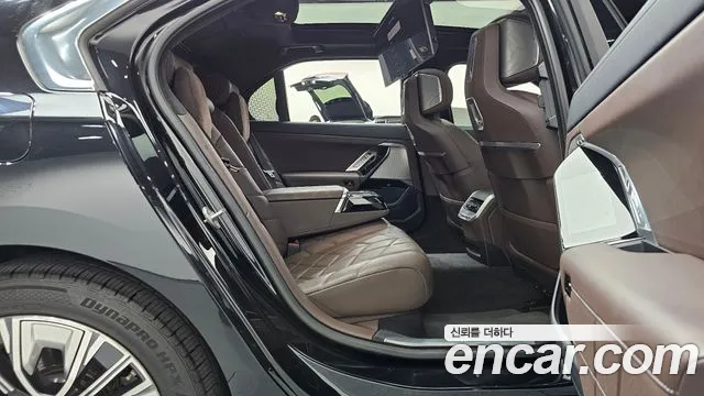 BMW 7-Series — Фото автомобиля 5