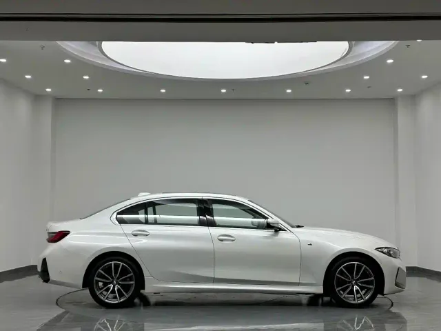 BMW 3 Series — Фото автомобиля 2