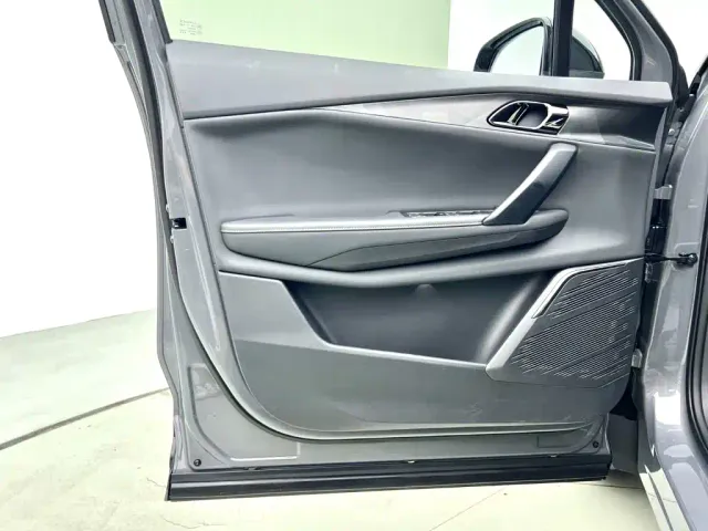 Lynk & Co 06 — Фото автомобиля 12