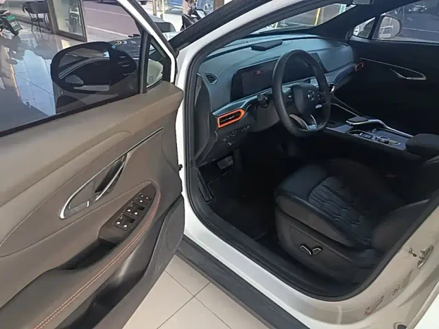 Changan UNI-T — Фото автомобиля 15