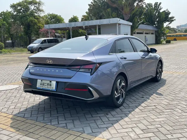 Hyundai Elantra — Фото автомобиля 6