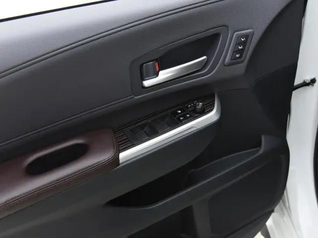 Toyota Granvia — Фото автомобиля 13