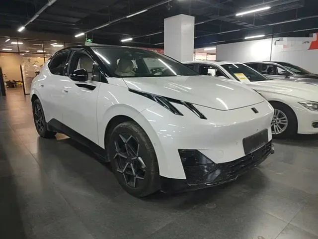 Lynk & Co Z20 — Фото автомобиля 3