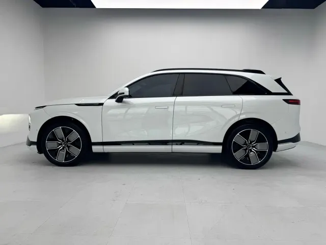 Xpeng G9 — Фото автомобиля 9