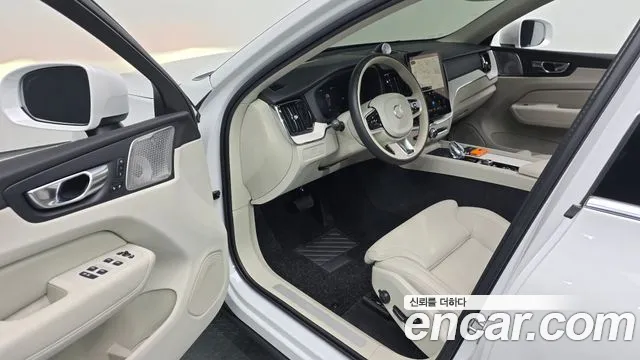 Volvo XC60 Generation 2 — Фото автомобиля 9