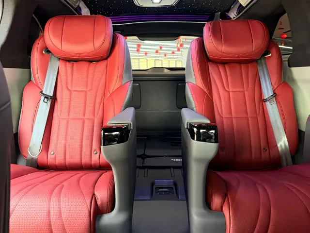 Toyota Sienna — Фото автомобиля 8