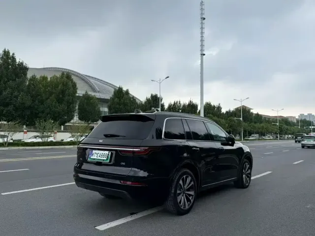 Li Auto ONE — Фото автомобиля 7