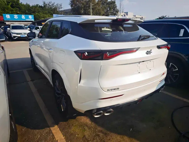 Changan Z6 — Фото автомобиля 16