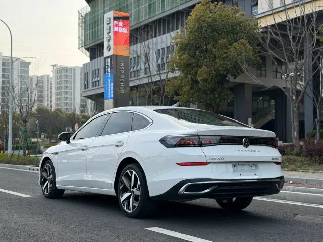 Volkswagen Lamando — Фото автомобиля 8