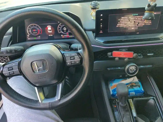 Honda Accord — Фото автомобиля 12