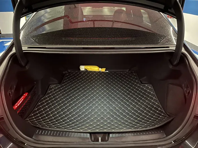 Mercedes-Benz E-Class — Фото автомобиля 9