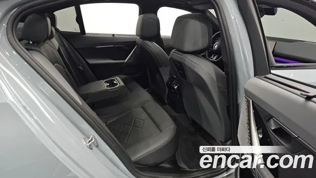 BMW 5-Series 5 серия (G60) 530i xDrive M Sport — Фото автомобиля 24