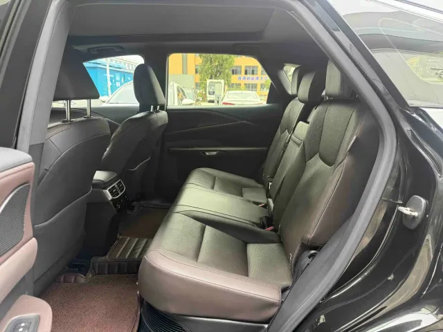Lexus RX — Фото автомобиля 5
