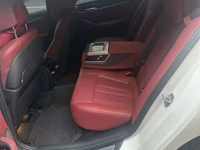 BMW 5 Series — Фото автомобиля 5