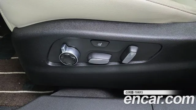 Cadillac XT4 2.0 Sport AWD — Фото автомобиля 29