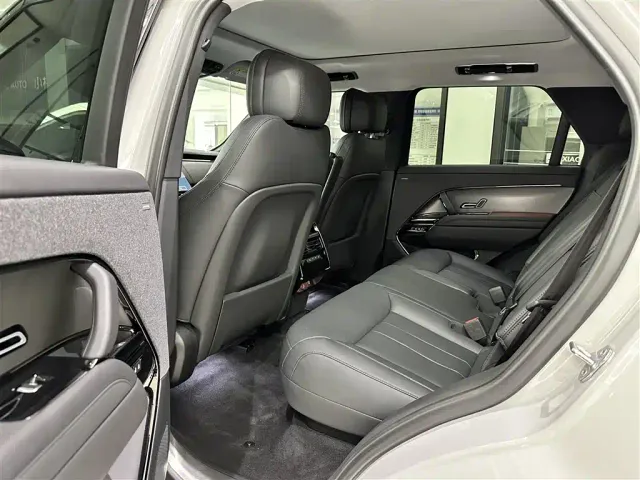 Land Rover Range Rover Sport — Фото автомобиля 11