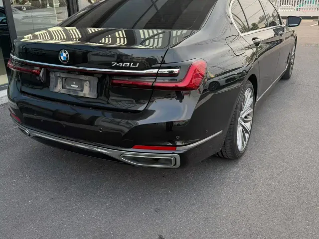 BMW 7 Series — Фото автомобиля 3