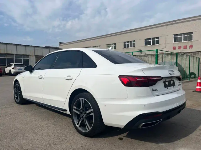 Audi A4L — Фото автомобиля 15