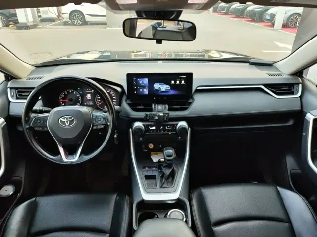 Toyota RAV4 — Фото автомобиля 5