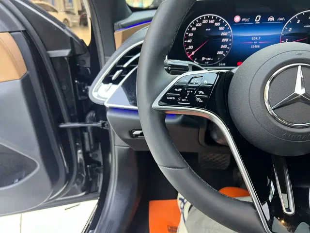 Mercedes-Benz E-Class — Фото автомобиля 13