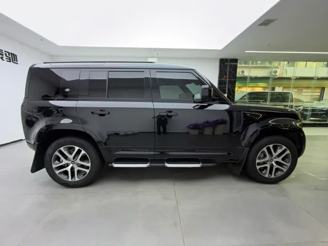 Land Rover Defender — Фото автомобиля 6