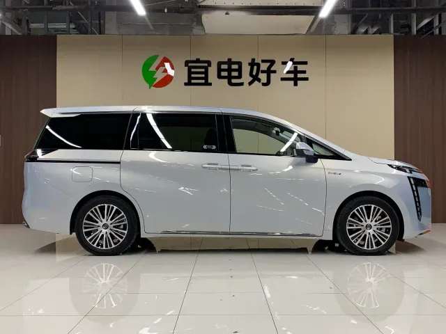 GAC Trumpchi E8 — Фото автомобиля 4