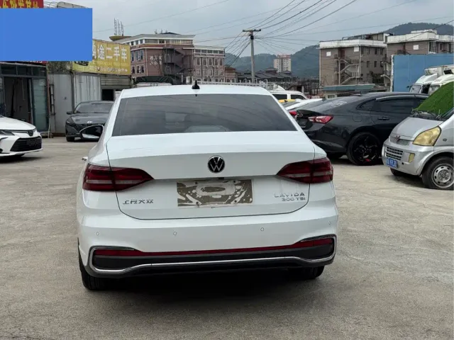 Volkswagen Lavida — Фото автомобиля 15