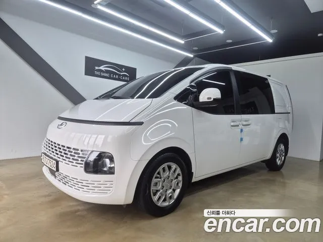 Фотография автомобиля — Hyundai Staria